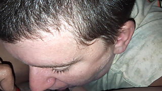 Eating my girl friend pussy til she nut in my mouth