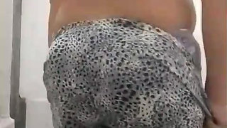 Meri wife ne mujhe watroom me video bana kar bheji