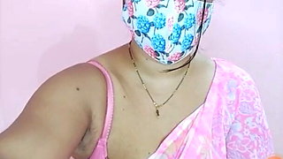 aunty showing Sexy armpits