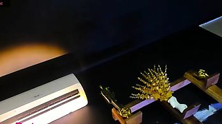 Shemale ebony amateur masturbating her big cock