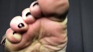 Goddess Rose Thorne - Maid For My Filthy Feet