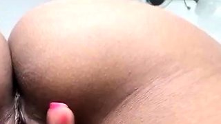 Ebony Teen Masturbates on Webcam to Orgasm