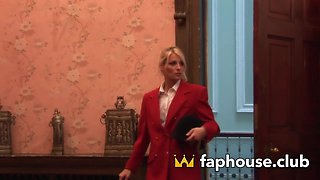 Platinum-blonde fuckslut's sloppy three way creampie