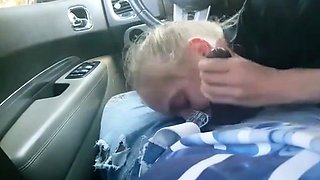 AMATEUR BLONDE SUCKING A BIG BLACK COCK IN A CAR