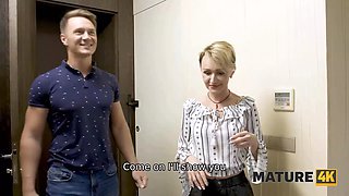 Mature4k. lustful blondie mature likes time with future tenant on big couch