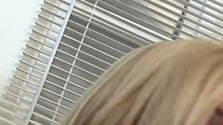 White kitty Karlie Simon gets double penetrated