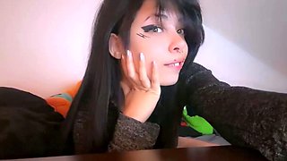 Hot amateur webcam teen masturbates for their fans