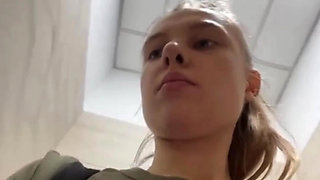 Extreme Squirting in the public gym with jucielussie