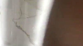 Sucking a Big Dick in the Shower, I Got Really Excited and Asked Him to Fuck Me.