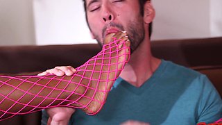 A super beautiful babe gets fucked in her pussy by a huge dick!