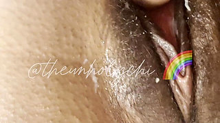 Hairy Squirting Pussy