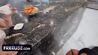 Freeuse cleaning: the workflow of doing errands around the palace while letting your boss screw you