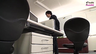 Thirty Hardworking Women Who Turn Their Dedication Into Irresistible, on-the-clock Passion. - 08