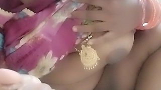 Gaaji Tamil Housewife Drilling Carrot Into the Pussy