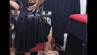 Xxl MILF Domina Trains Slave Pig with Folienbondage and Trampling