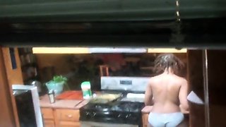 voyeuring booty stepdaughter in kitchen