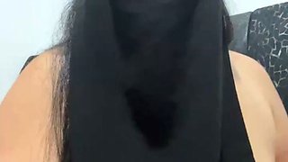 Alluring beauty shares sensual bondage passionate homemade moments