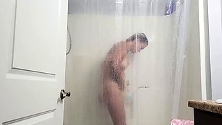 Big-titted babe's shower show