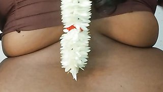 Tamil Beautiful Aunty Very Hot Boobs and Unbelievable Body