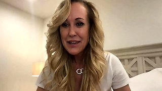 Cumshot amateur MILF suck and jerks dude in the bedroom