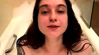 Amateur Foot Fetish Girlfriend Sucks and gives a Footjob