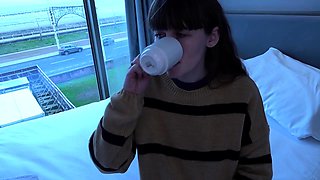 Masturbating amateur cums after solo fun