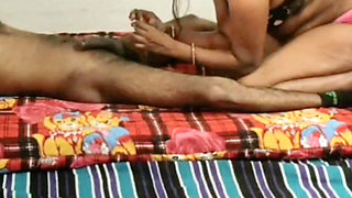 Bhabhi ne aapne devar ka bada land chusa or chus kar pani nikala