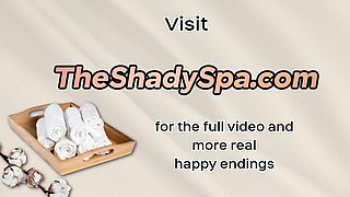 Cumthirsty masseue gives BJ to client