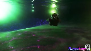 Young girl reveals her slit under the water