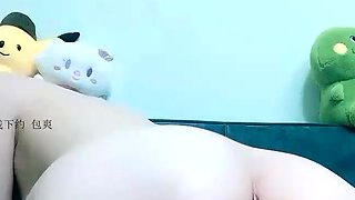 Amateur asian loves masturbating her sweet teen cunt