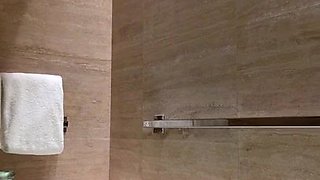 Mia Khalifa Bare In Tub Onlyfans Vid Leaked