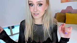 Amateur Webcam Cute Teen Plays Solo