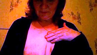 Mature Russian Amateur Irina Shows Off on Webcam