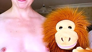 Cumshot amateur MILF suck and jerks dude in the bedroom