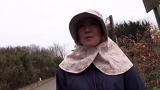 Milf rubs her clit during doggystyle hardcore sex