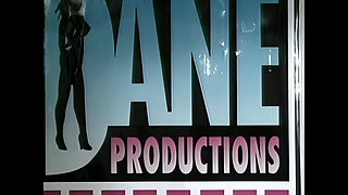 Jeanie Rivers: Gymnastics and Wet Lesbian Passion