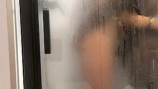 Shower Chats - Gigi Bliss X Axel Reigns