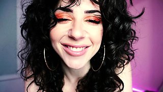 Webcam fun mature brunette with toys cum on cam