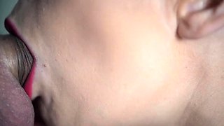 Hot Secretary Deepthroats Boss for a Raise - Amateur Teen Bl