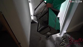 Elle blonde - Anal Creampie By The Deliveroo Driver - Blonde