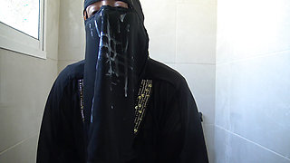 Moroccan beurette from Marseille big cock cumming all over her hijab