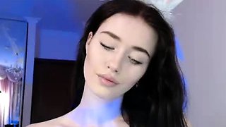 Webcam brunette solo masturbation