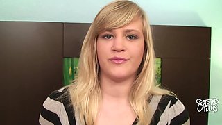 Young Blonde Has Her Cunt Creampied - Roxy Lovette