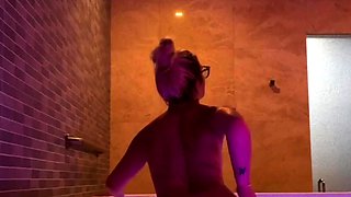 Blonde solo jerking off