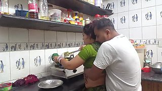 Bihari Hot Saree Bhabhi Hardcore Fucking Devar in Kitchen - Sona Bhabhi Big Ass Doggy Style