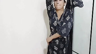 Step sister ko room me band karke bra khol kar jabar dasti pela