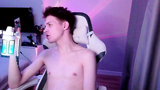 Amateur Webcam Teen Masturbating