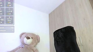 Hot amateur webcam teen masturbates for their fans