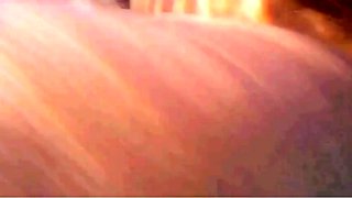 Deutscher Amateur-Paar vergngt sich am Pool auf Mallorca