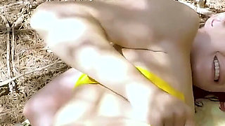 Naked Valentina Bianco Gets Hard Fuck on the Beach